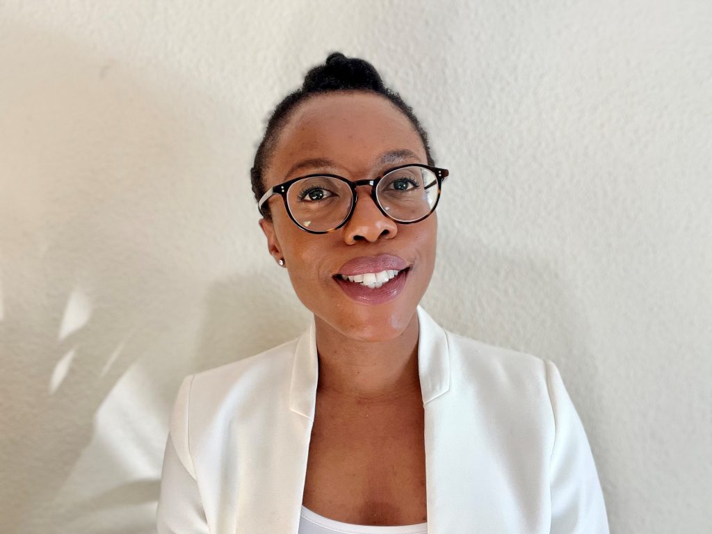 Esther Bolekia, enginyera de Camins i fundadora de Dévé